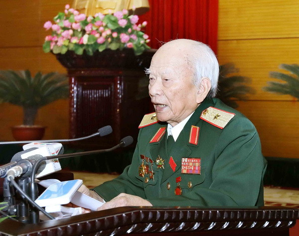 Trung tướng Huỳnh Đắc Lương, Đại diện chuyên gia Việt Nam tại Lào phát biểu. (Ảnh: Phương Hoa/TTXVN) Quan hệ Việt-Lào “mãi mãi vững bền hơn núi hơn sông” ảnh 3