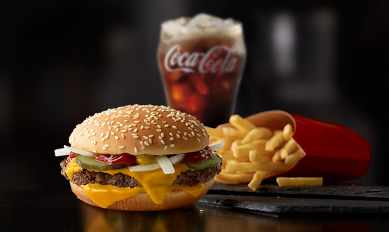 McDonald’s “thổi lửa” cho cuộc chiến đồ ăn nhanh tại Mỹ ảnh 1
