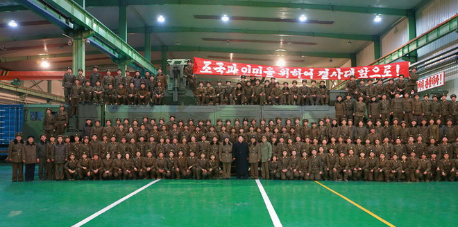 Lệnh cấm vận dầu mỏ có thể gây suy yếu hệ thống kinh tế Triều Tiên ảnh 1