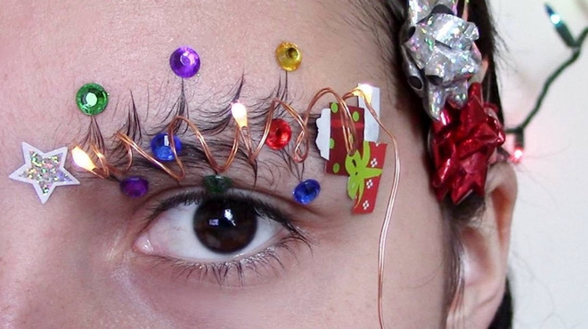 Bạn có dám thử kiểu lông mày hình cây thông cho Noel năm nay? ảnh 5