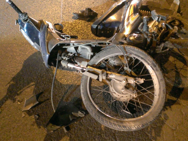 Lái xe ba bánh bỏ đi sau tai nạn nghiêm trọng, 1 người bị thương nặng ảnh 3