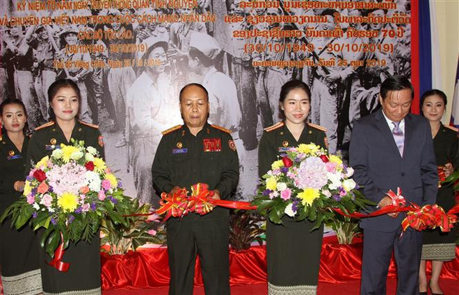 Triển lãm 70 năm quân tình nguyện và chuyên gia Việt Nam tại Lào ảnh 2