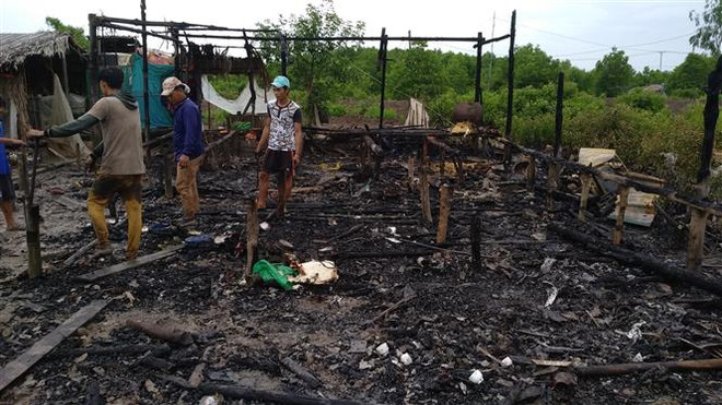 Hỏa hoạn thiêu rụi một căn nhà, 7 đứa trẻ may mắn thoát nạn ảnh 2