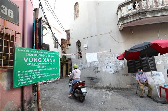 Hà Nội sau 10 ngày giãn cách chống dịch: Vì sao số ca mắc vẫn tăng? ảnh 1