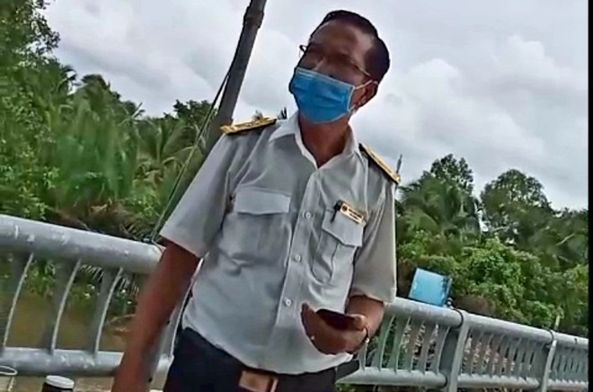 Bến Tre cách chức cán bộ thuế chống đối lực lượng trực chốt kiểm soát ảnh 1