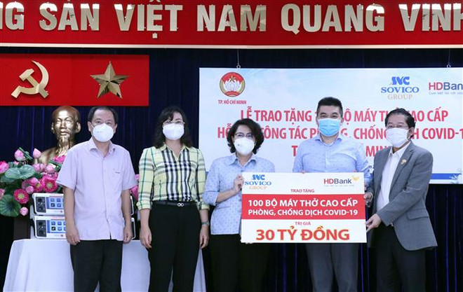 TP Hồ Chí Minh tiếp nhận 100 máy thở cao cấp phục vụ chống dịch ảnh 1