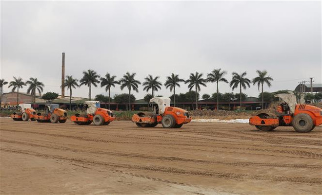 Khắc phục khó khăn, không để chậm tiến độ cao tốc Bắc-Nam ảnh 2