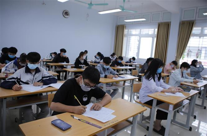 (Ảnh minh họa: Quý Trung/TTXVN) Thành phố Hồ Chí Minh công bố điểm chuẩn xét tuyển vào lớp 10 công lập ảnh 1