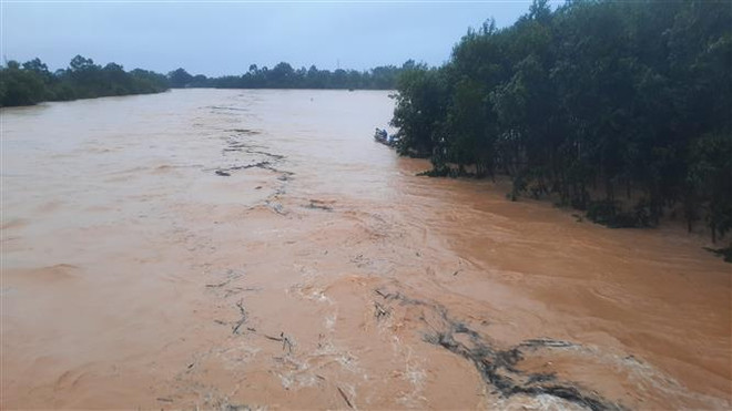 Các sông, suối khu vực Bắc Bộ sẽ xuất hiện biên độ lũ lên từ 1-3m ảnh 1