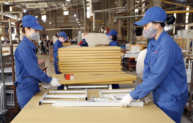 Dịch COVID-19: Làm gì để sản xuất công nghiệp sớm ổn định? ảnh 2