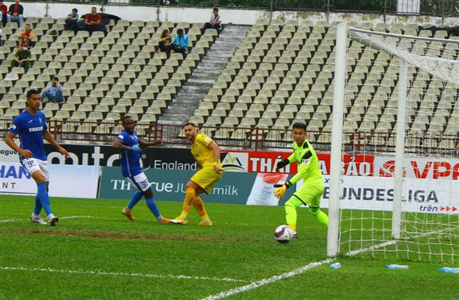 Năm 2021 - mùa bóng không yên ả của các câu lạc bộ Việt Nam ảnh 2