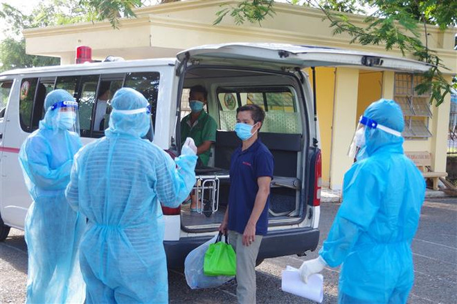 Quyết liệt triển khai các biện pháp để sớm đạt miễn dịch cộng đồng ảnh 1