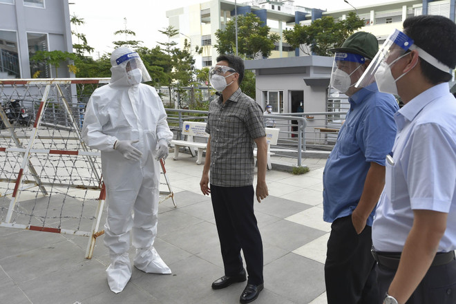 Phó Thủ tướng Vũ Đức Đam kiểm tra công tác chống dịch tại quận 7 ảnh 2
