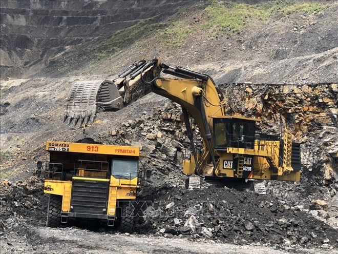 Nhiều lợi ích từ việc sử dụng đất đá thải làm vật liệu san lấp ảnh 1