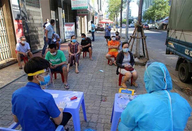 Đà Nẵng, Cần Thơ thần tốc lấy mẫu xét nghiệm, bóc F0 ra khỏi cộng đồng ảnh 1