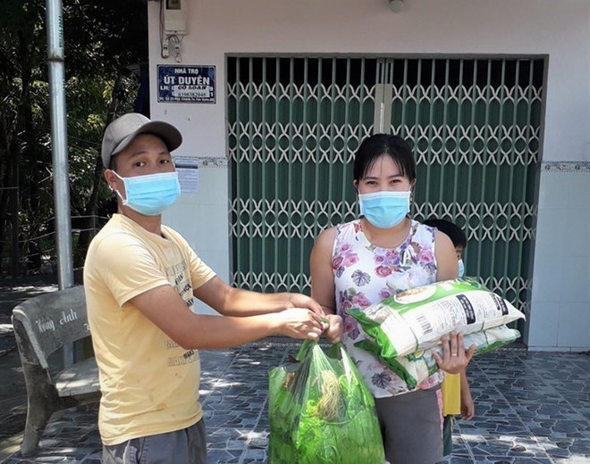 11 phường 'khóa chặt' ở Bình Dương: Bắt đầu phát lương thực cho dân ảnh 4