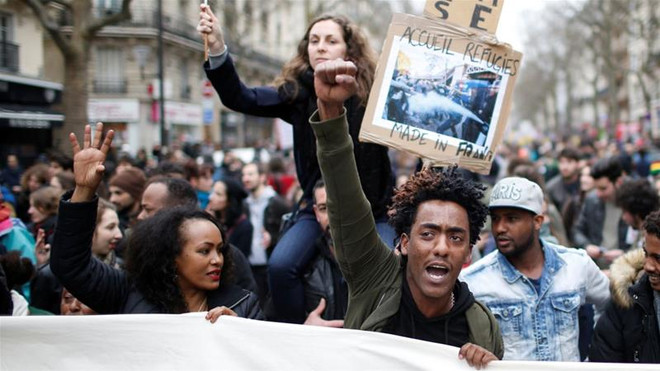 Tái diễn biểu tình tại Paris phản đối hành động tùy tiện của cảnh sát ảnh 1