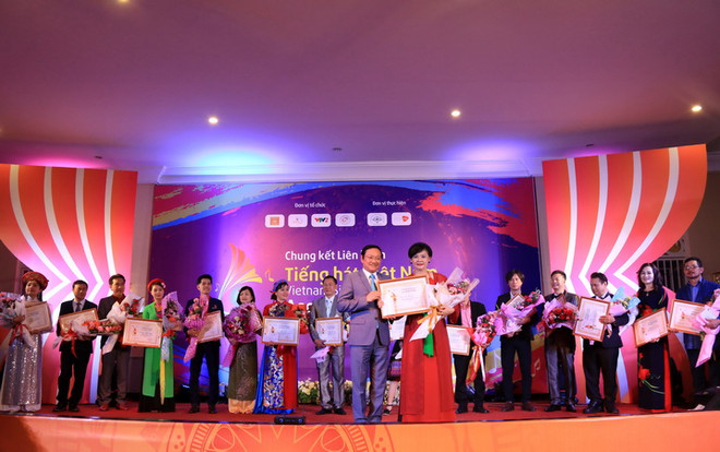 Việt kiều Thái Lan giành giải nhất Liên hoan tiếng hát Việt Nam-ASEAN ảnh 1