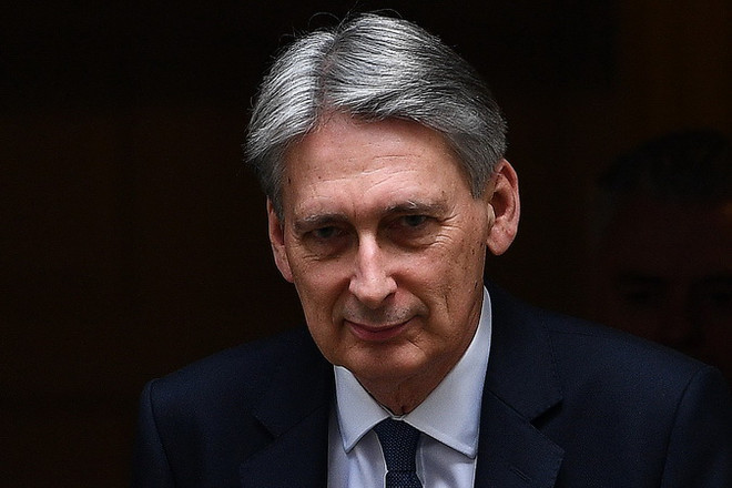 Bộ trưởng Tài chính Anh: Cần nhượng bộ EU trong thỏa thuận Brexit ảnh 1
