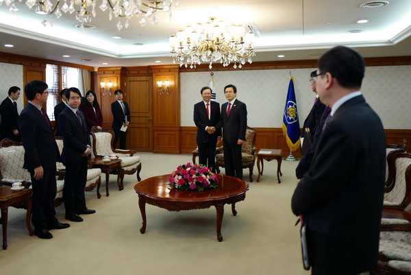 Quyền Tổng thống Hàn Quốc Hwang Kyo-ahn đánh giá cao quan hệ Việt-Hàn ảnh 1