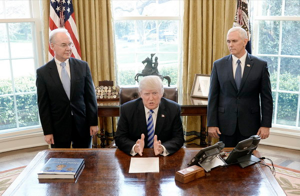 NYT: Tổng thống Mỹ Trump bị tình báo nước ngoài theo dõi ảnh 1