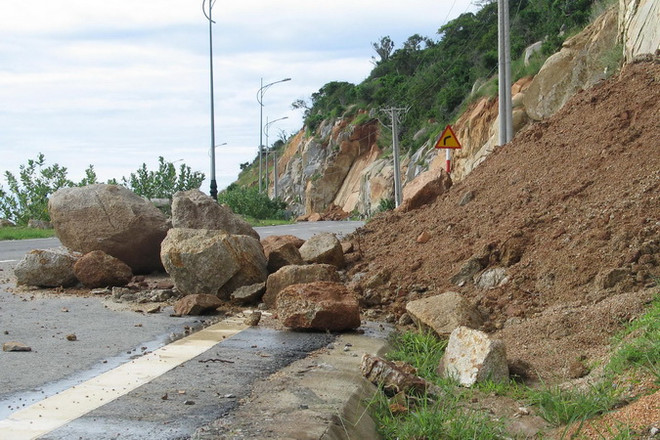 Mưa lớn cục bộ, vùng núi phía Bắc có nguy cơ sạt lở ảnh 1