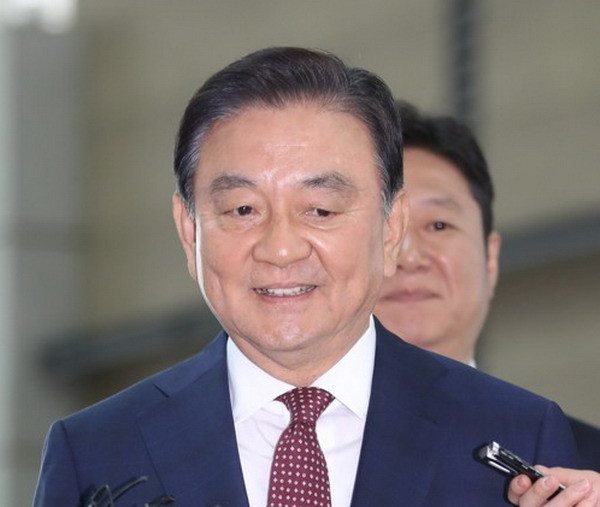  Tổng thống Trump lần đầu tiếp xúc với quan chức Hàn Quốc ảnh 1