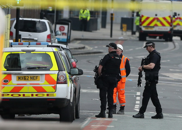 Đánh bom khủng bố ở Manchester: Anh hạ cảnh báo đe dọa an ninh ảnh 1