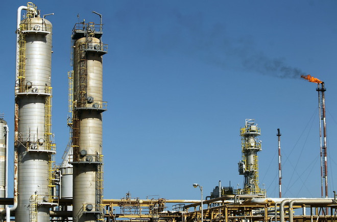 Giá dầu thế tăng 3% nhờ lượng dầu dự trữ của Mỹ giảm ảnh 1