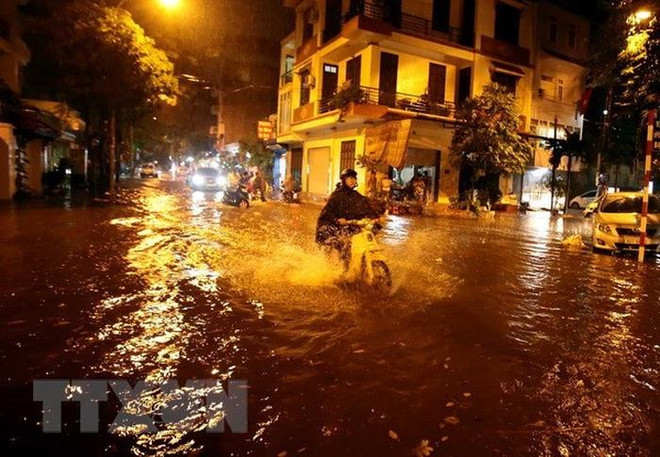 Chiều tối và đêm 3/4: Mưa, dông diễn ra ở các khu vực trong cả nước ảnh 1