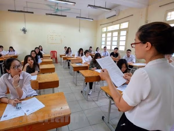 Vụ gian lận điểm thi tại Hòa Bình: Trả về địa phương 28 sinh viên ảnh 1