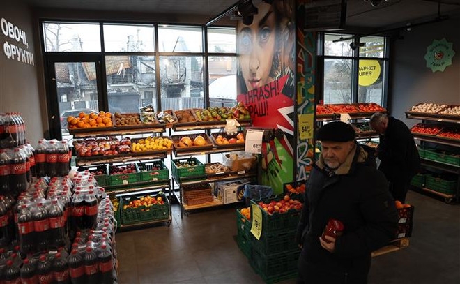 Đoàn xe cứu trợ đầu tiên của LHQ tới khu vực Soledar của Ukraine ảnh 1