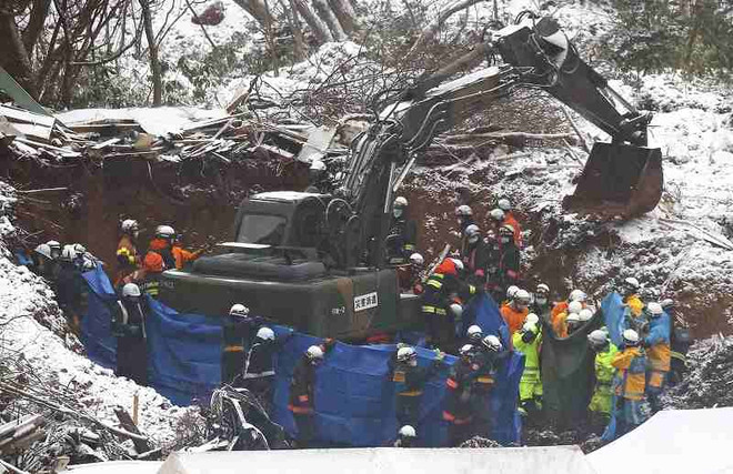 Lở đất và ngập lụt gây nhiều thương vong tại Nhật Bản, Mỹ ảnh 1