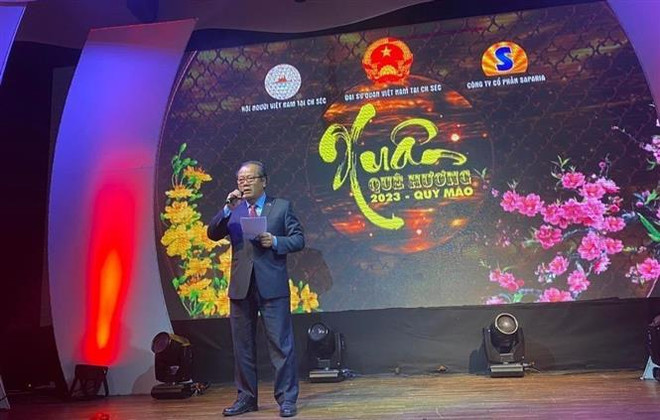 Xuân Quý Mão 2023: Đầm ấm hương sắc Xuân Quê hương tại Séc ảnh 1