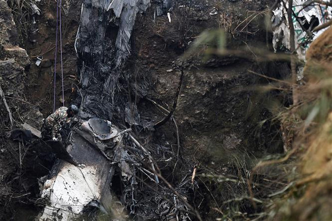 Vụ rơi máy bay tại Nepal: Nỗ lực tìm kiếm 2 hành khách mất tích ảnh 1