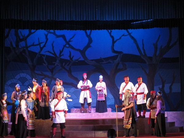 Làm thế nào để thu hút khán giả trẻ đến với sân khấu chèo? ảnh 1