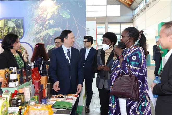 Ấn tượng 'Vườn trái cây Việt Nam' tại Hội chợ quốc tế Macfrut ở Italy ảnh 1