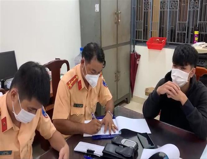 Vây bắt nhóm điều khiển xe môtô lạng lách gây náo loạn đường phố ảnh 1