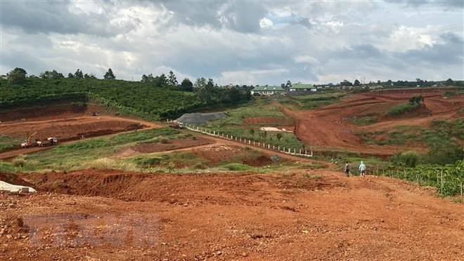 Liệu việc cấm phân lô tách thửa có làm giảm 'sốt đất'? ảnh 1