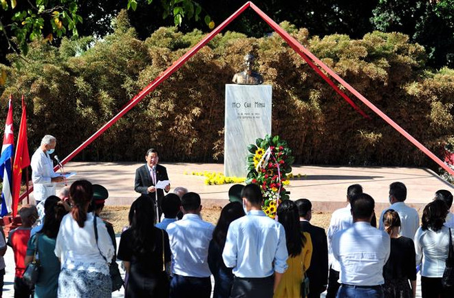 Ông Nguyễn Văn Du phát biểu tại lễ kỷ niệm 132 ngày sinh Chủ tịch Hồ Chí Minh tại La Habana. (Ảnh: Lê Hà/TTXVN) Việt Nam và Cuba tăng cường hợp tác trong lĩnh vực tư pháp ảnh 3