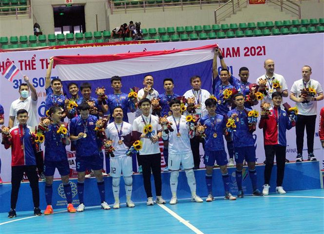 Đội tuyển futsal nam Thái Lan 5 lần liên tiếp đoạt huy chương Vàng tại các kỳ SEA Games. (Ảnh: Đại Nghĩa/TTXVN) SEA Games 31: Đội tuyển Futsal nam Thái Lan giành Huy chương Vàng ảnh 1