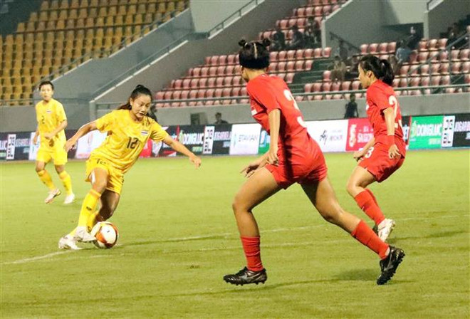 Sân vận động Cẩm Phả đủ điều kiện tổ chức các giải bóng đá quốc tế ảnh 1