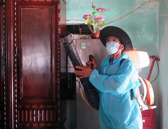 Bộ Y tế yêu cầu quyết liệt phòng dịch sốt xuất huyết, tay chân miệng ảnh 1