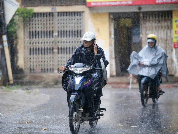 Đề phòng thời tiết nguy hiểm trên đất liền và trên biển ảnh 1