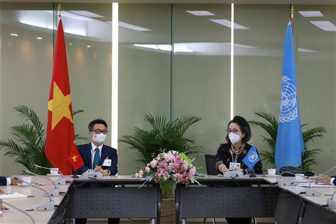 Trong thời gian tham dự Khóa họp, Phó Thủ tướng Vũ Đức Đam đã có cuộc gặp với bà Armida Salsiah Alisjahbana, Phó Tổng thư ký Liên hợp quốc kiêm Thư ký điều hành ESCAP. (Ảnh: Hữu Kiên/TTXVN) Việt Nam đề xuất một số ưu tiên hợp tác chính tại châu Á-TBD ảnh 3