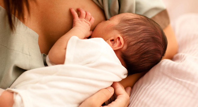 Ảnh minh họa. (Nguồn: iStock.com) Sữa mẹ - 'vaccine tự nhiên,' tấm lá chắn bảo vệ trẻ em từ khi lọt lòng ảnh 1