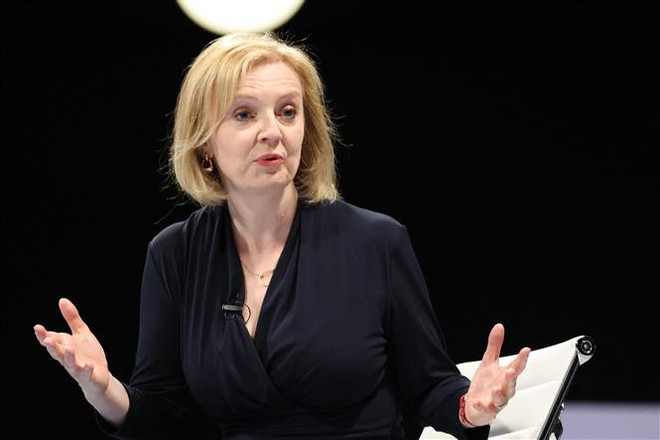 Bà Liz Truss dẫn trước sít sao trong cuộc đua chiếc ghế Thủ tướng Anh ảnh 1