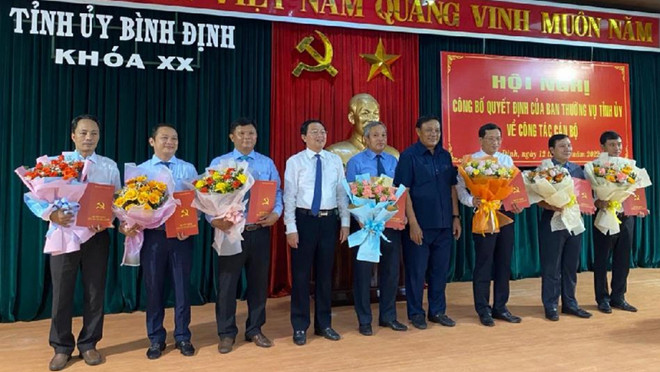 Bình Định công bố quyết định điều động, bổ nhiệm nhiều cán bộ chủ chốt ảnh 1