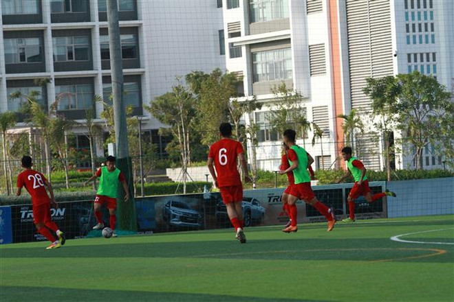U22 Việt Nam: Giữ đôi chân trên mặt đất, song quyết giành ngôi đầu ảnh 1
