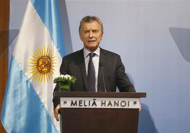 Tổng thống nước Cộng hòa Argentina phát biểu tại Diễn đàn Doanh nghiệp Việt Nam-Argentina. (Ảnh: Doãn Tấn/TTXVN) Tổng thống Macri: Việt Nam là đối tác quan trọng của Argentina ảnh 1